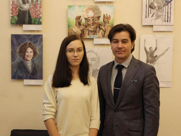 Картины юной художницы из Покровска стали частью выставки в Министерстве культуры
