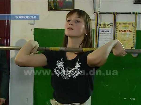 Две хрупкие девушки из Покровска покоряют турниры по тяжелой атлетике