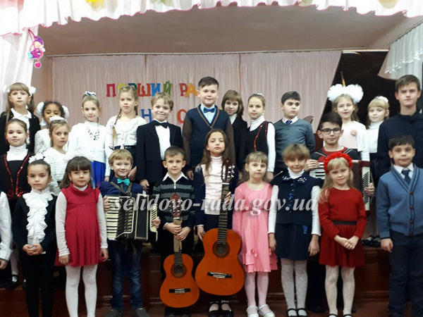 В Селидово состоялся дебют юных музыкантов