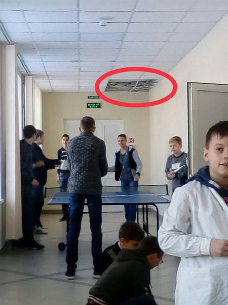 В Покровске школа, отремонтированная за 65 миллионов гривен, не выдержала испытания на прочность