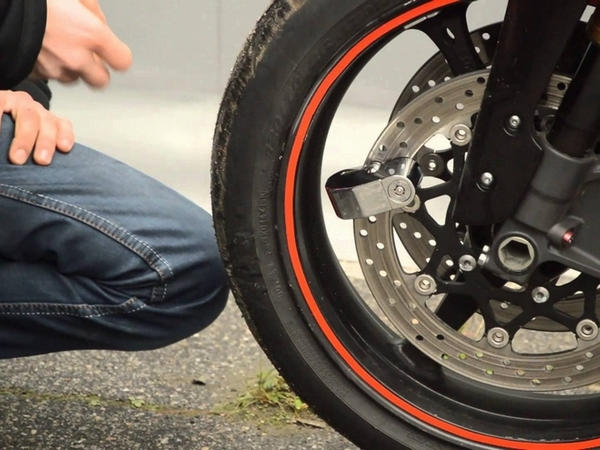 В Покровском районе жаждущий развлечений подросток угнал мотоцикл
