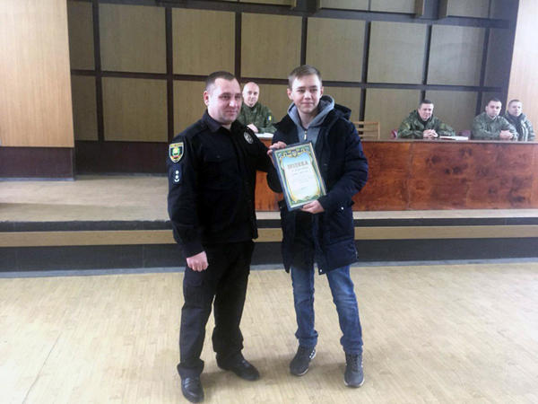 Школьник из Мирнограда сумел заработать благодаря своей смелости