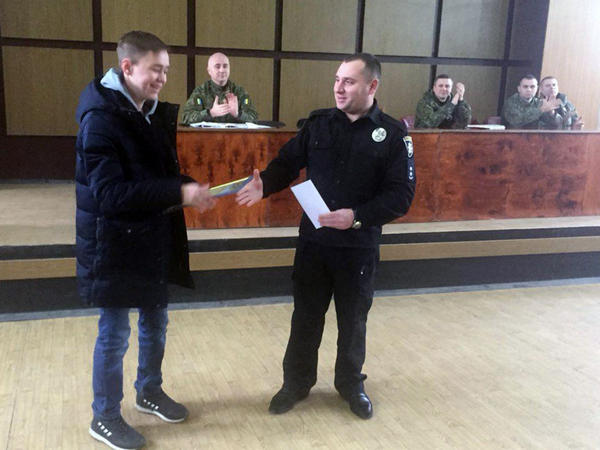 Школьник из Мирнограда сумел заработать благодаря своей смелости