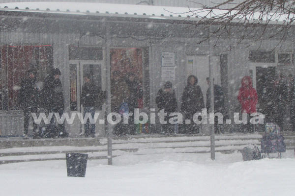 Непогода в Покровске парализовала автобусное сообщение с Днепром