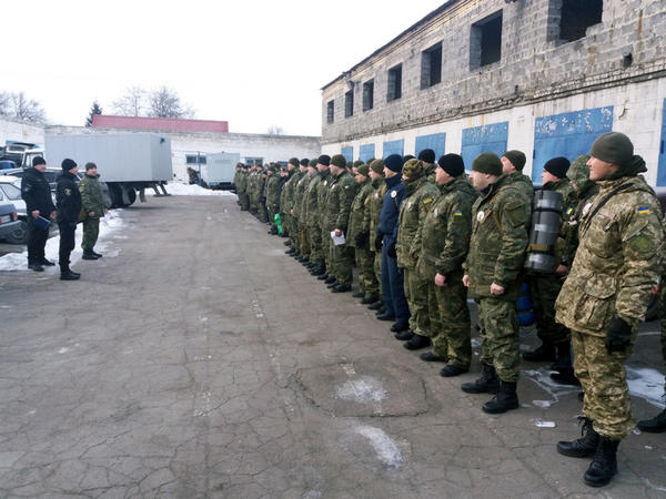 Для «защиты» административного здания полицию Покровска подняли по тревоге