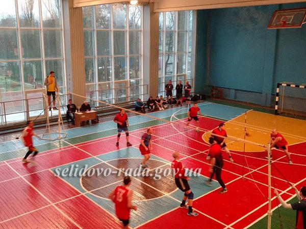 Команда из Горняка выиграла Кубок Селидовского городского головы по волейболу