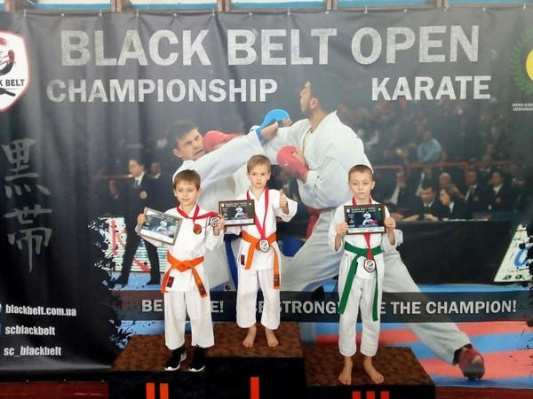 Селидовские каратисты завоевали 3 «золота» и 3 «серебра» на чемпионате по каратэ JKS