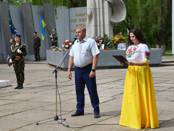 Народный депутат Сергей Сажко поздравил земляков с Днем Победы