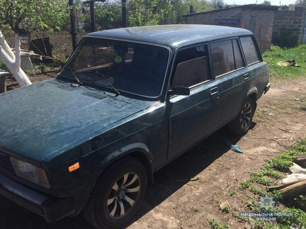 Пьяный житель Новогродовки угнал автомобиль и врезался в ворота