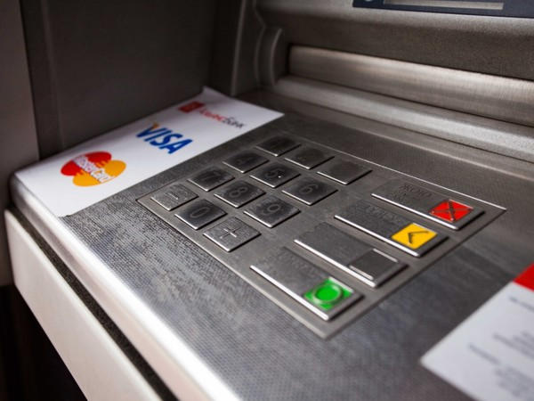 В «ДНР» перестали работать банкоматы, «отжатые» у украинских банков