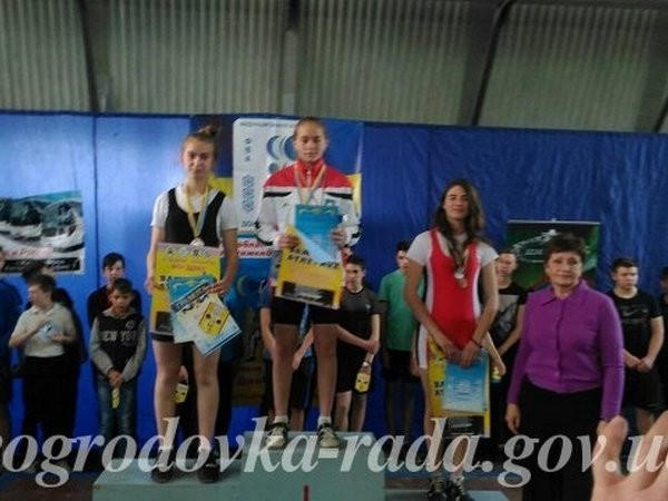 Тяжелоатлеты из Новогродовки завоевали медали на областных соревнованиях