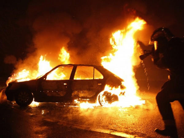 В Мирнограде сгорел дотла автомобиль