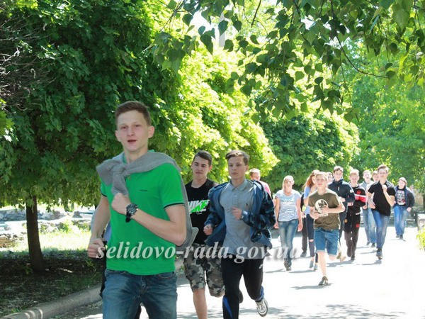Студенты Селидовского горного техникума приняли участие во Всеукраинском забеге «Зеленая миля»