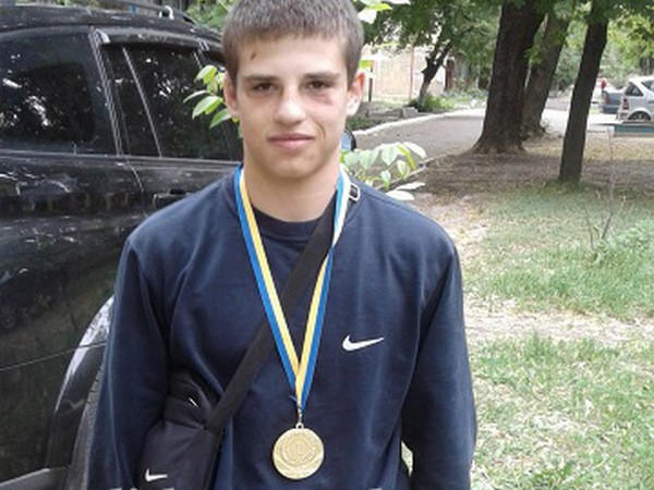 Спортсмен из Селидово завоевал «золото» на Чемпионате Украины по вольной борьбе