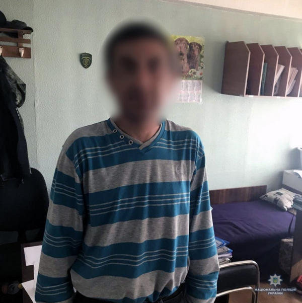 В ходе полицейской отработки в Покровске задержали мужчину, который 8 лет находился в розыске