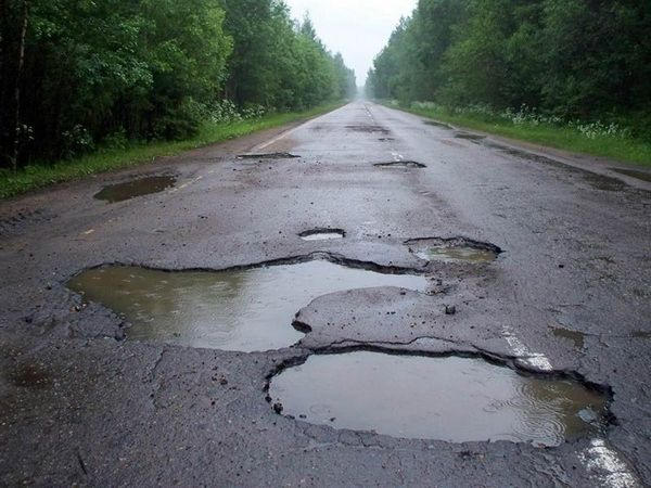 Дороги в Донецкой области признаны одними из худших в Украине