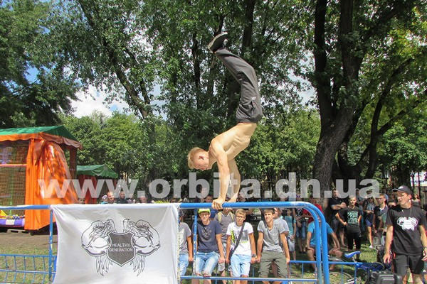 В Покровске прошли соревнования по воркауту