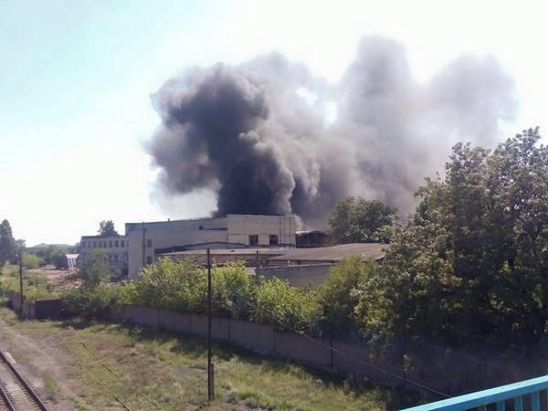 В Новогродовке горит машиностроительный завод