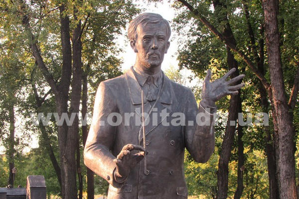 В Покровске вандалы добрались до нового памятника Леонтовичу