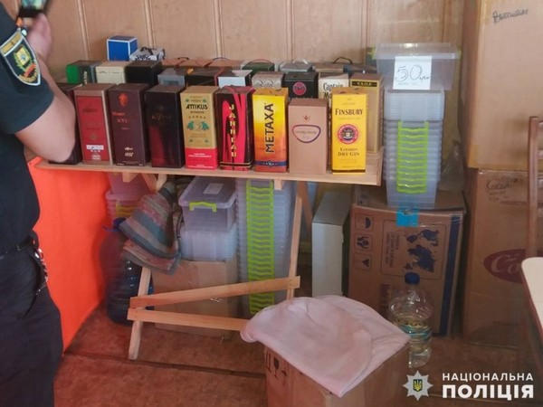 В Покровске полицейские изъяли более 350 литров нелегального алкоголя