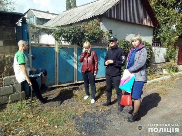 В Кураховке полицейские с работниками соцслужб проинспектировали проблемные семьи