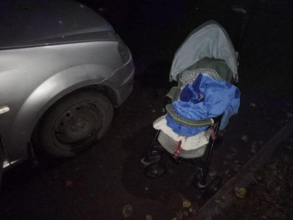 В Мирнограде автомобиль сбил женщину с годовалым ребенком