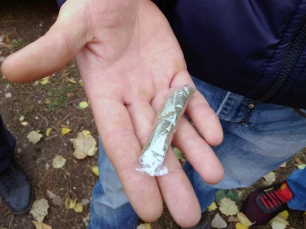 Житель Мирнограда рассказал полицейским, где можно найти наркотики