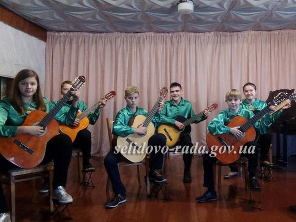 Жителям Украинска подарили концерт