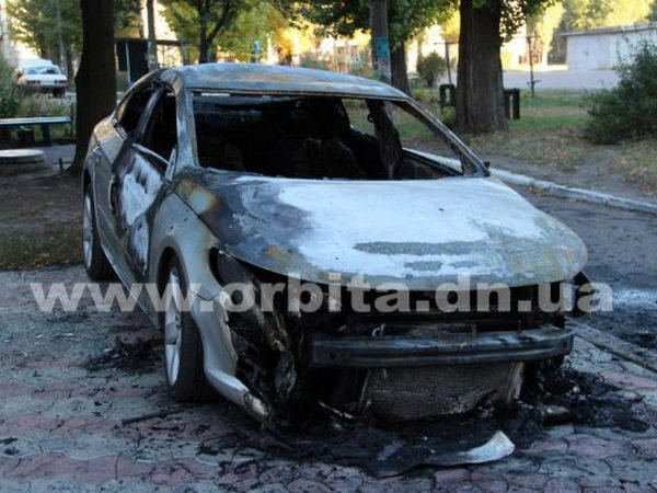 Стали известны новые подробности огненной ночи в Покровске, когда сгорели четыре автомобиля