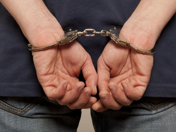 Покровские полицейские задержали мужчину, который находился в розыске 12 лет