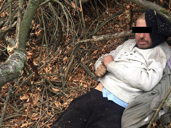 В Покровском районе на обочине дороги обнаружили полумертвого мужчину
