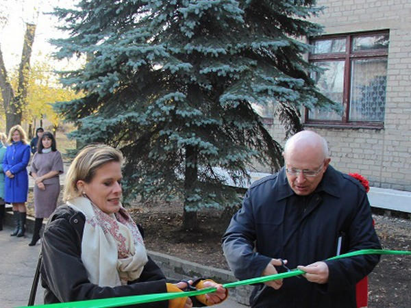 В Горняцкой школе прошли масштабные торжества по случаю капитального ремонта крыши