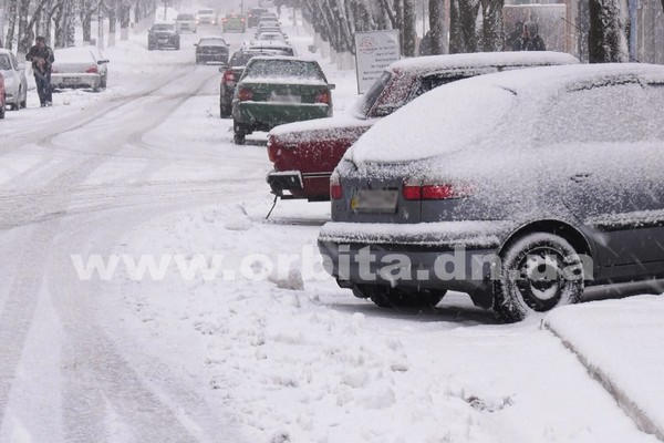 Как в Покровске борются с последствиями первого обильного снегопада
