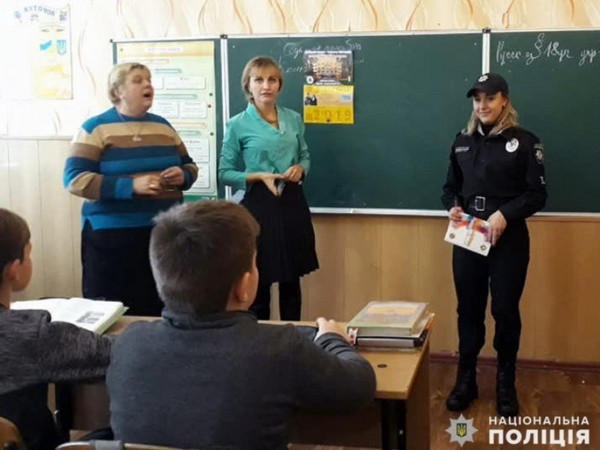 Полицейские рассказали новогродовским школьникам, как защититься от насилия