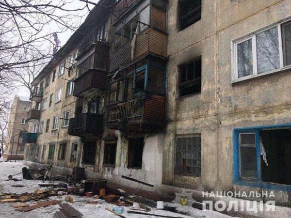В одной из многоэтажек Украинска прогремел взрыв, в результате которого пострадали три человека