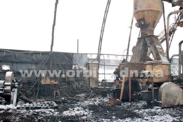 В Покровске сгорел цех по производству брикетов, который обеспечивал топливом модульные котельные