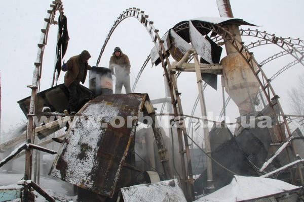 В Покровске сгорел цех по производству брикетов, который обеспечивал топливом модульные котельные