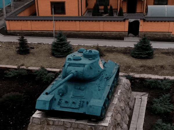В Покровске получил повреждение танк