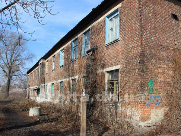 Как жители Покровска выживают в полуразрушенном доме без коммунальных благ