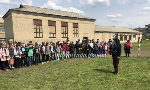Селидовских школьников эвакуировали из «горящего здания»