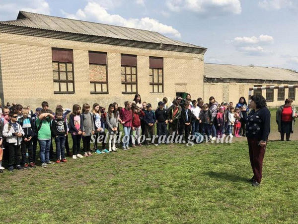 Селидовских школьников эвакуировали из «горящего здания»