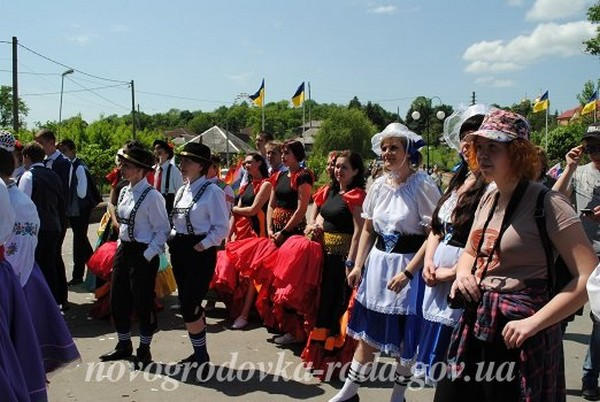 Делегация из Новогродовки представила Испанию на областном праздновании Дня Европы