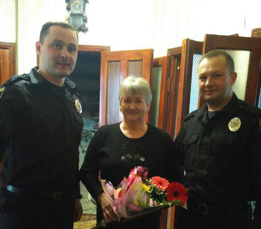 В Селидово с Днем матери поздравили женщин, дети которых служат в полиции