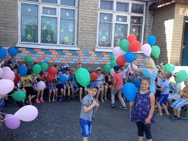 В Новогродовке торжественно открыли пришкольный лагерь отдыха