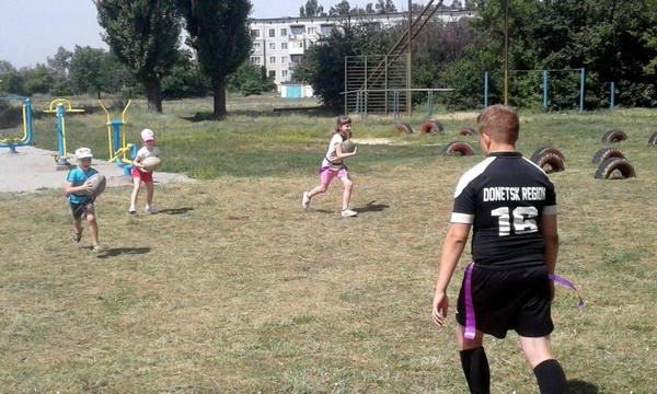 В Селидово для детей провели мастер-класс по регби