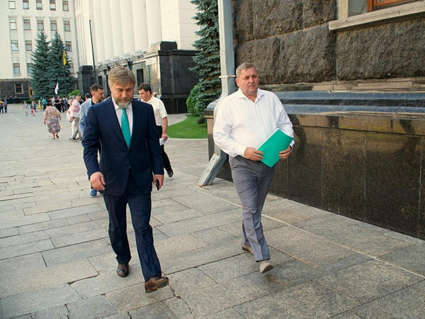 Президенту Украины передали петицию шахтеров Селидово и Угледара