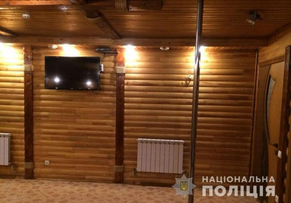 Правоохранители накрыли бордель в центре Покровска