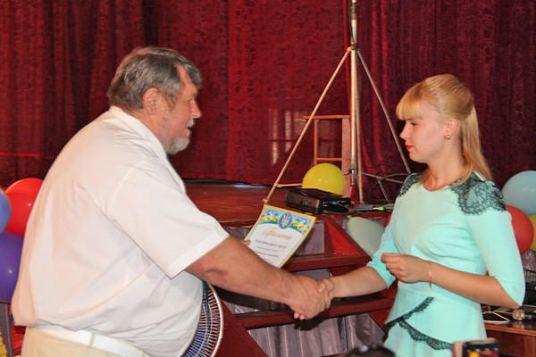 Выпускникам Селидовского горного техникума вручили дипломы