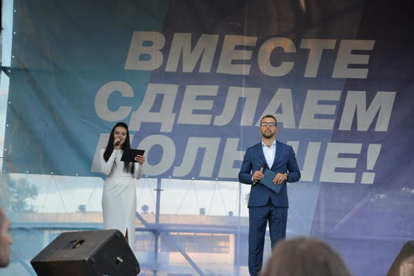 Жителей Селидово и Горняка с Днем молодежи поздравляли супер-финалисты шоу «Україна має талант» и «Х-фактор»