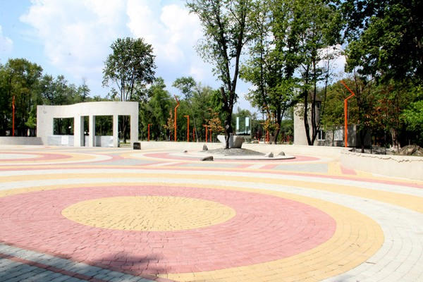 В парке «Юбилейный» в Покровске появились новые достопримечательности